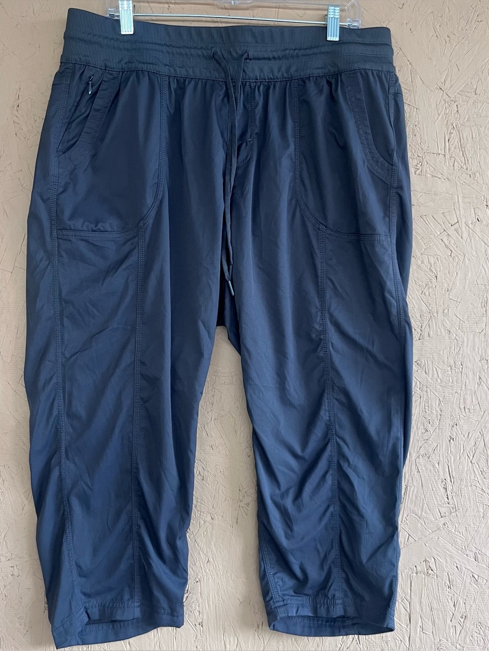 The North Face Pants Womens Gray Capri Elastic Waist Hiking
Sz 1X